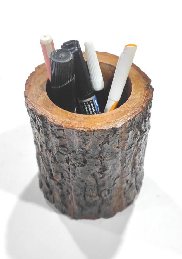 Wooden Pen Holder in Nagina: Handcrafted from Natural Tree Bark-https://media.vyaparify.com/vcards/products/488945/product_1768615563_696aee8bb03a7.png Image
