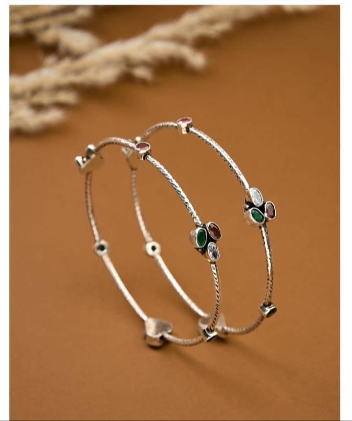 Jewelry/Elegant Silver-Plated Stone Bangles in Jaipur - Stylish Accessories-https://media.vyaparify.com/vcards/products/489216/product_1768633845_696b35f5df8c3.png Image