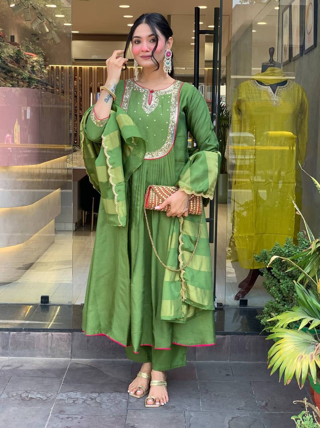 Arivelles Maheshwari Silk Special 3 Piece Set in Brahmaniyapara - Featuring Beautiful Embroidery Sequence - Image 3