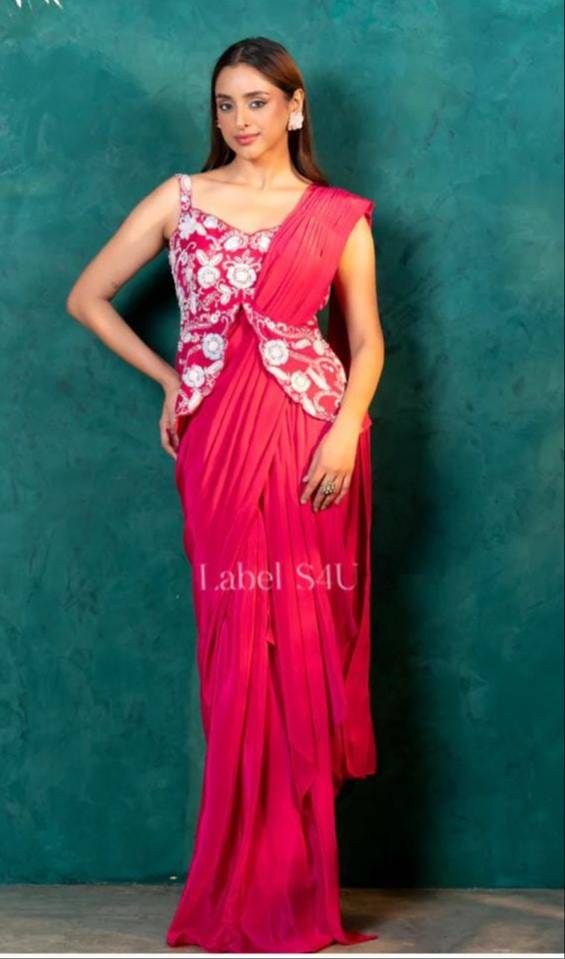 SAREE - Image 1