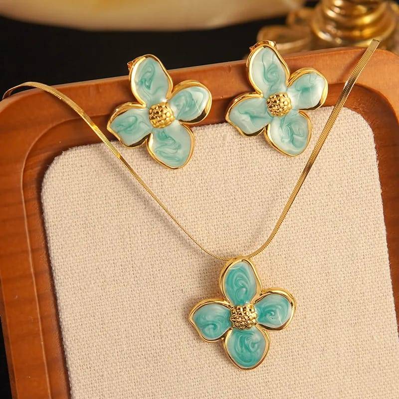 Stainless Steel Flower Electroplating PVD Coated Stone-Free 18K Gold Plated Chain Multicolour