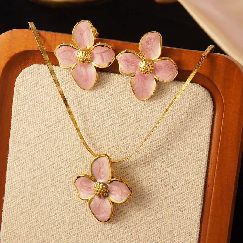 Stainless Steel Flower Electroplating PVD Coated Stone-Free 18K Gold Plated Chain Multicolour - Image 2