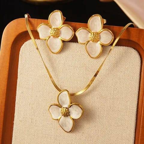 Stainless Steel Flower Electroplating PVD Coated Stone-Free 18K Gold Plated Chain Multicolour - Image 3