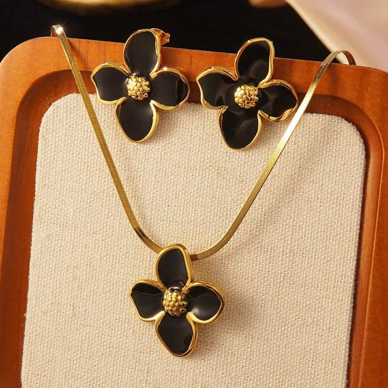 Stainless Steel Flower Electroplating PVD Coated Stone-Free 18K Gold Plated Chain Multicolour - Image 4