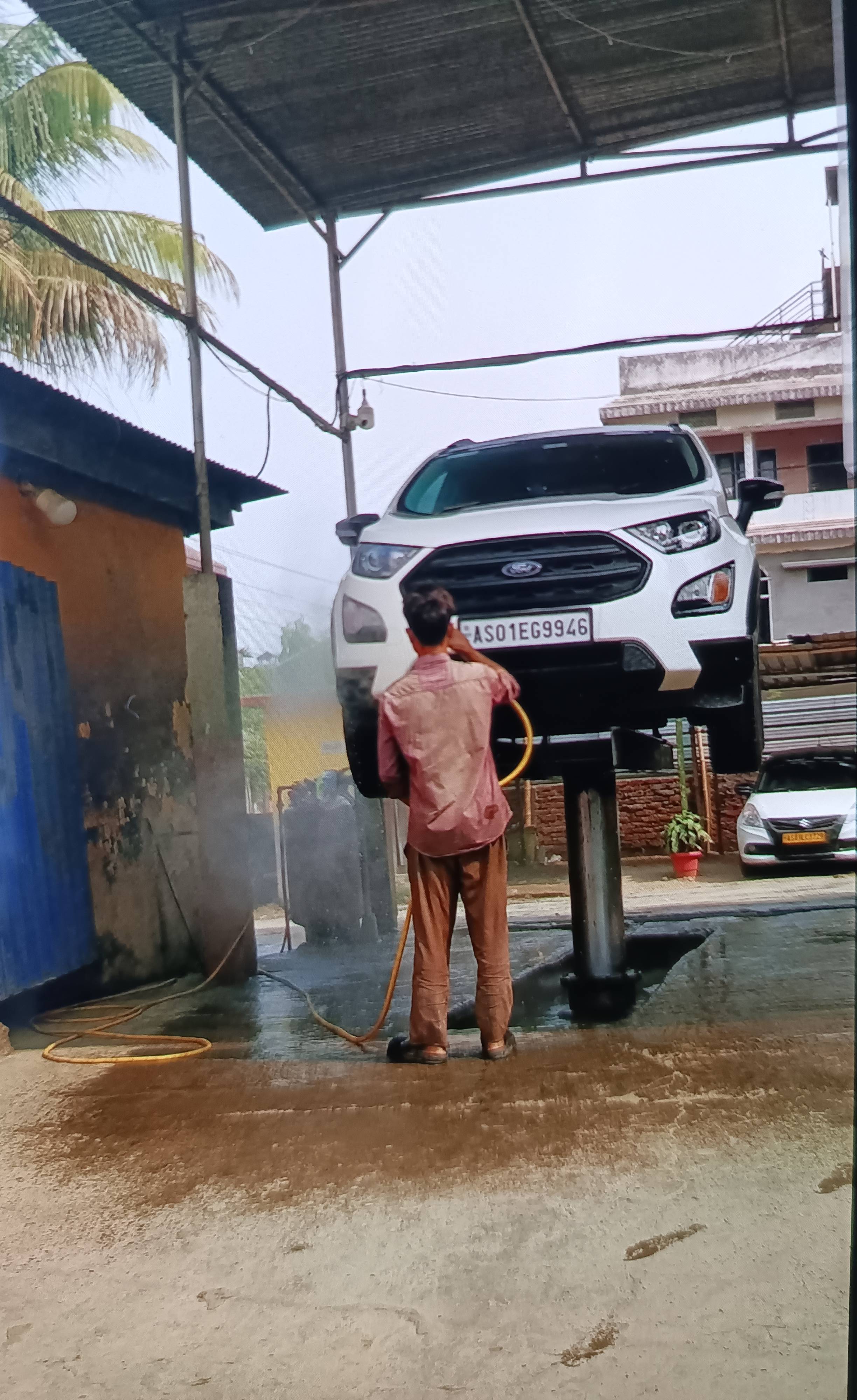 Hydraulic Car Lift in MRD Road, Bamunimaidam - Heavy-Duty Lift for Workshops -  - Buy Online at RAJDHANI TYRE SERVICE