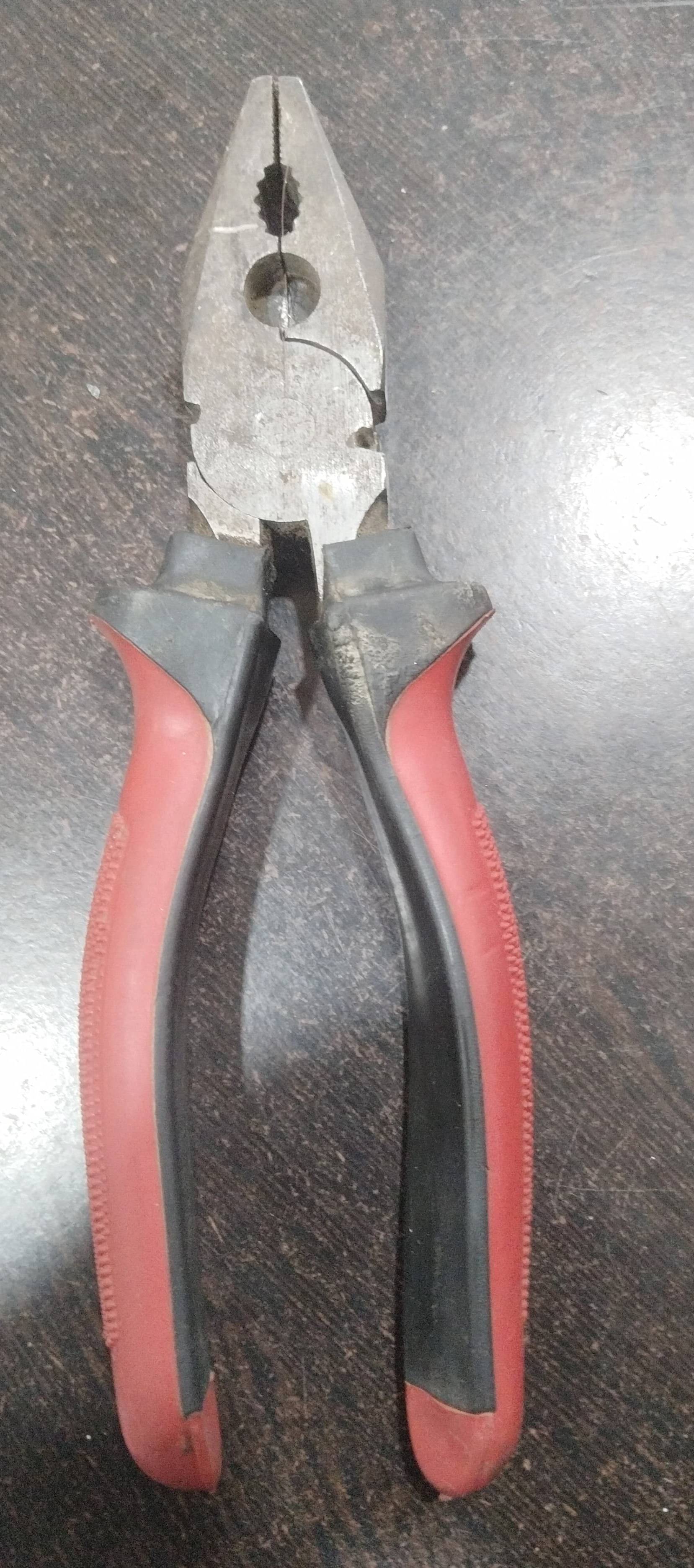 Toolbox Combination Pliers in Dakhin Hengera -  - Buy Online at AYAN HARDWARE STORE