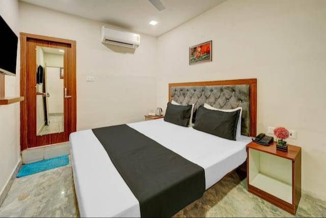 Hotel 81 Tristar in Ashok Rajpat, Near Popular Nursing Home - Budget-Friendly Accommodation - Image 1