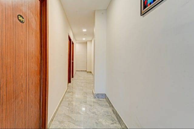 Hotel 81 Tristar in Ashok Rajpat, Near Popular Nursing Home - Budget-Friendly Accommodation - Image 2