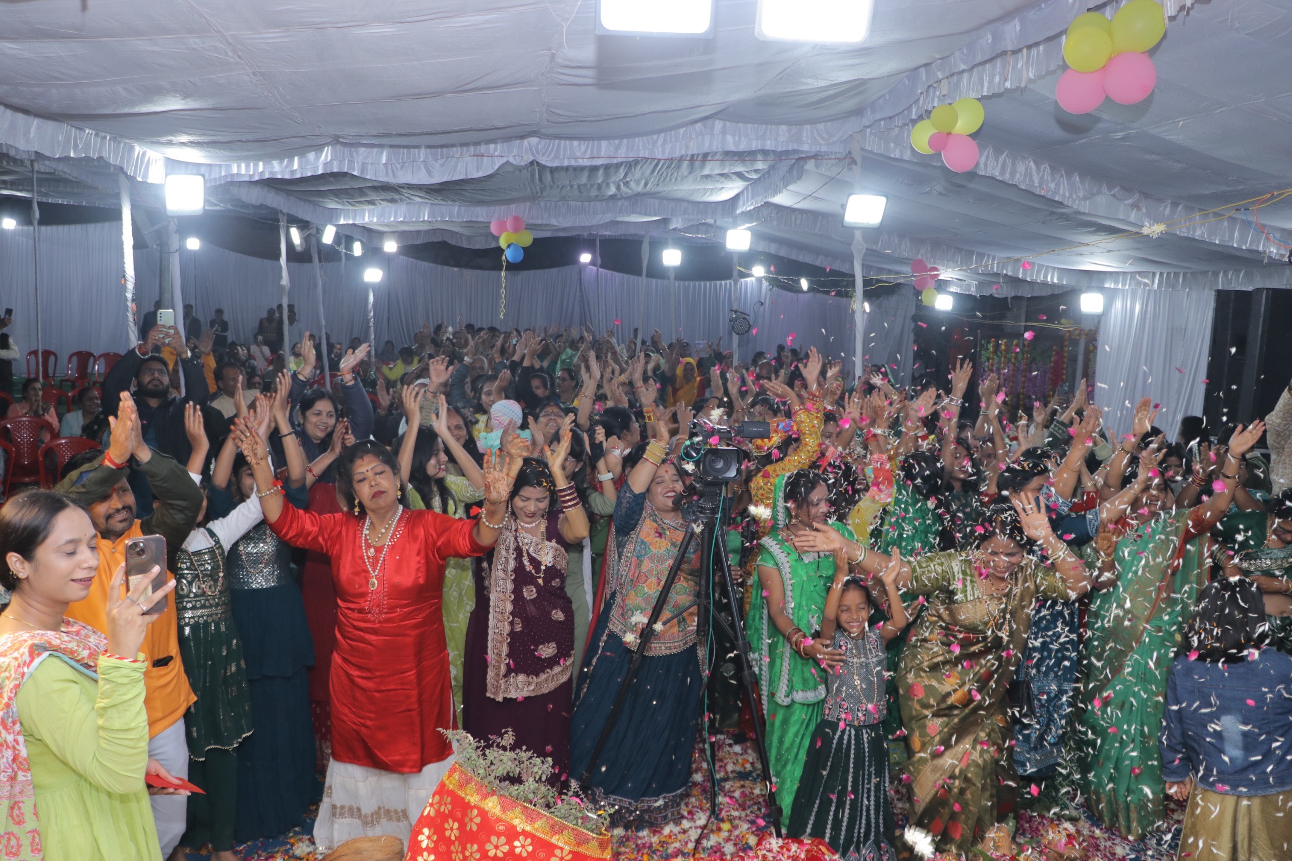 श्रीराम कथा ~ श्री प्रेम परमानंद जी महाराज के श्रीमुख से - Image 1