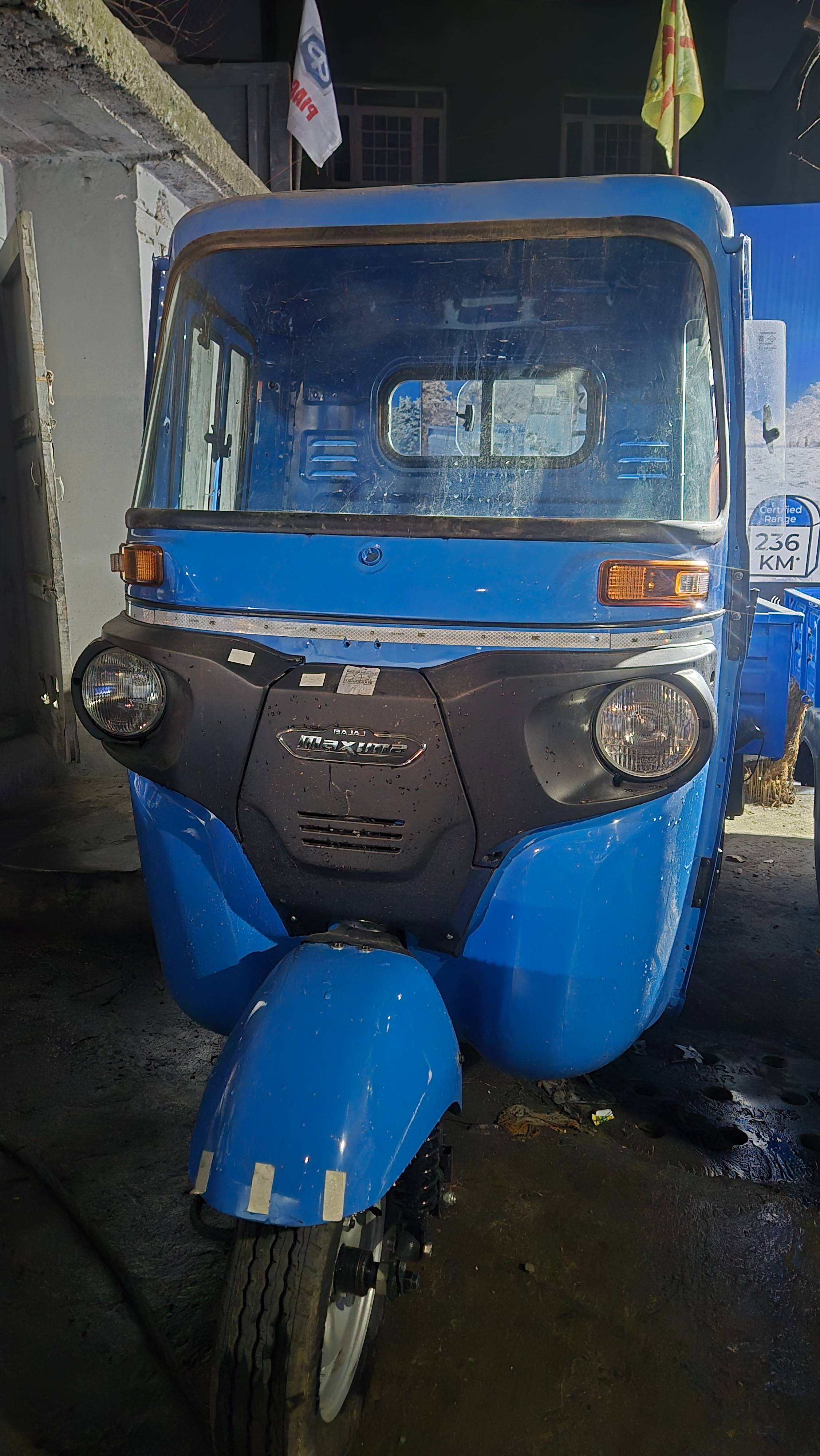 Bajaj Maxima Diesel 3 Wheeler in Srinagar -  Commercial Vehicle -  - Buy Online at UNIVERSAL AUTOMOBILES