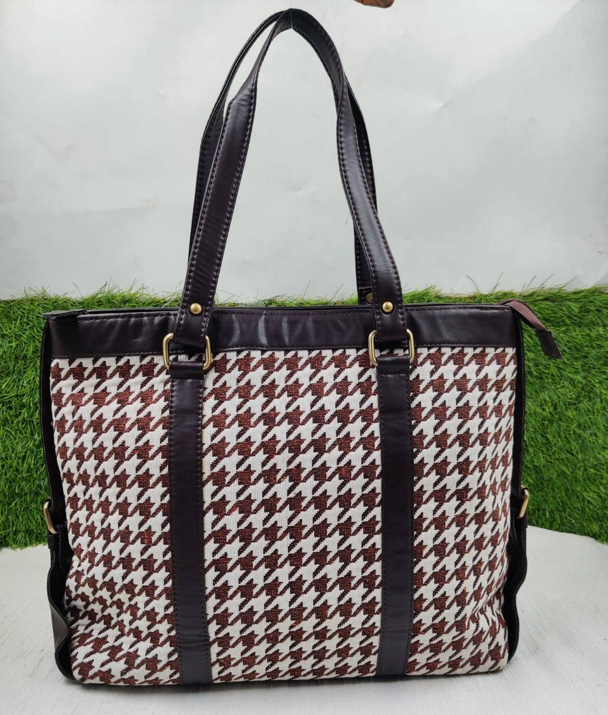 Jacquard Laptop Handbag in Dwarkapuri - Elevate Your Office Style - Image 2