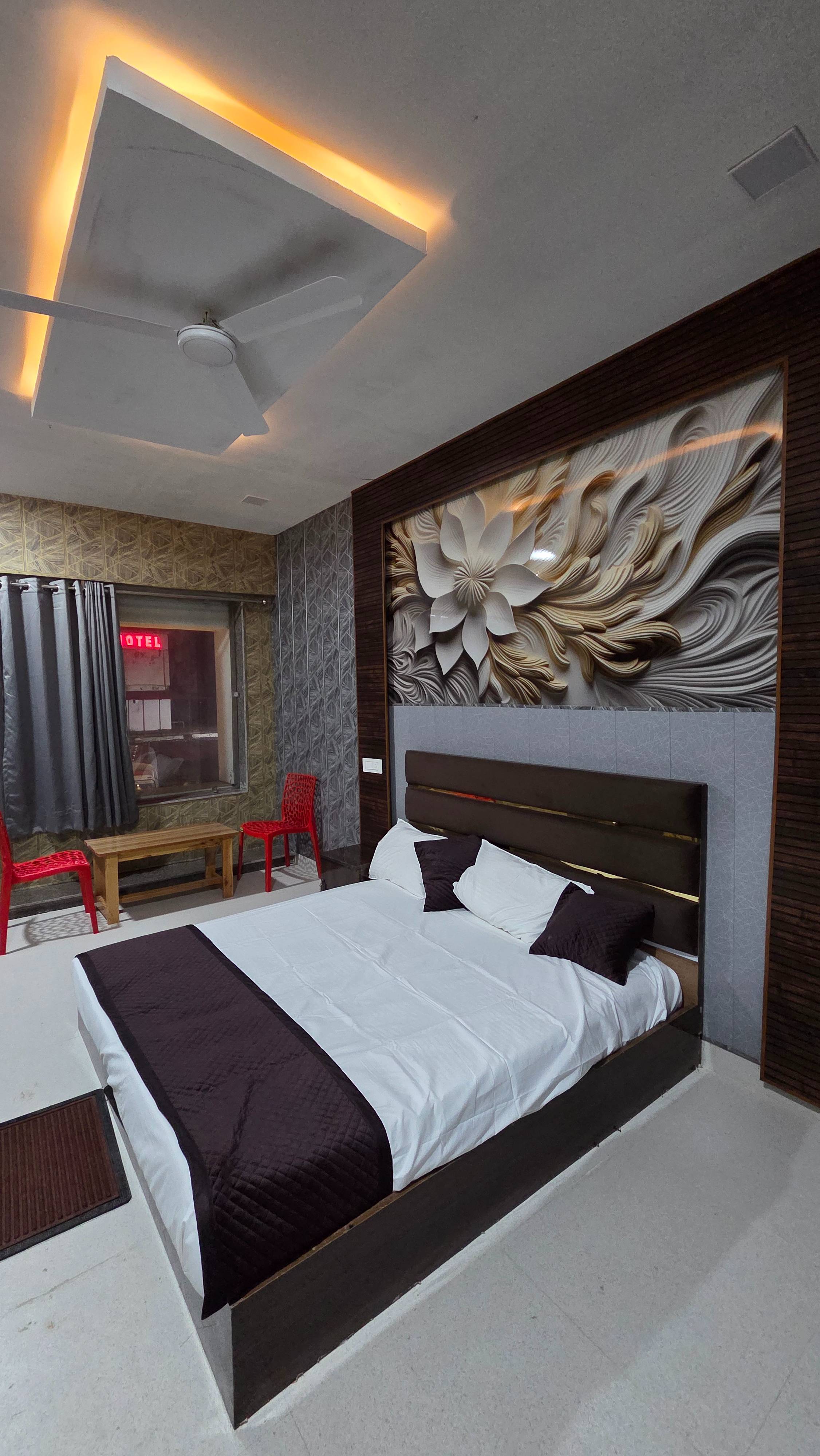  Luxury Room Premium in Patil Hotel And Restaurant Baba ki Shala Ukhrend, Firozabad - Stylish Room Upgrade PATIL HOTEL AND RESTAURENT Patil Hotel And  Restaurant Baba Ki  Shala Ukhrend Sirsaganj Firozabad Uttar Pradesh LANDMARK Near Of NH2