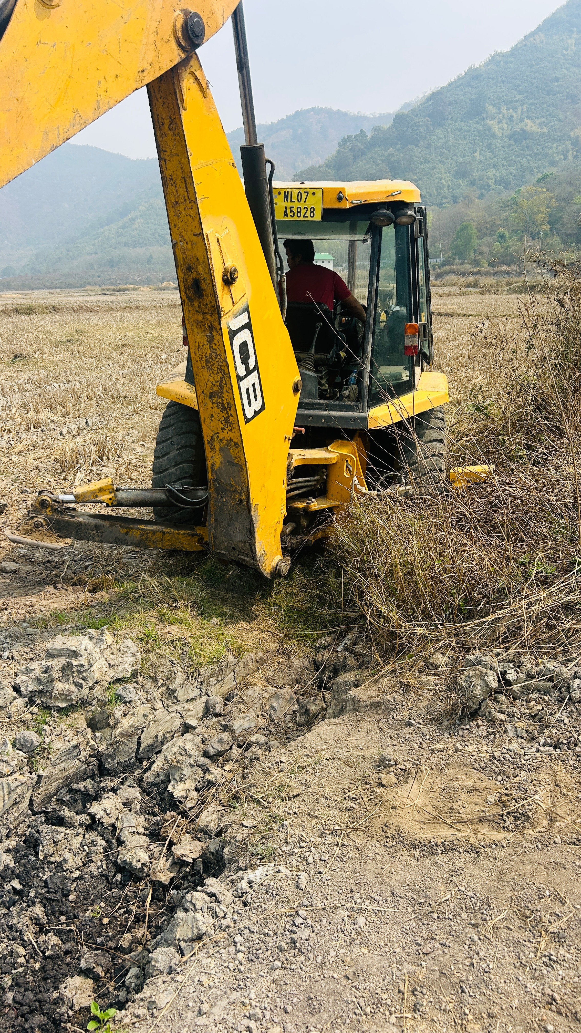 JCB Backhoe Loader in John Stone Crusher, Lamdeng Makha Leikai - Efficient Construction Equipment -  - Buy Online at KHARIBAM JOHN SINGH
