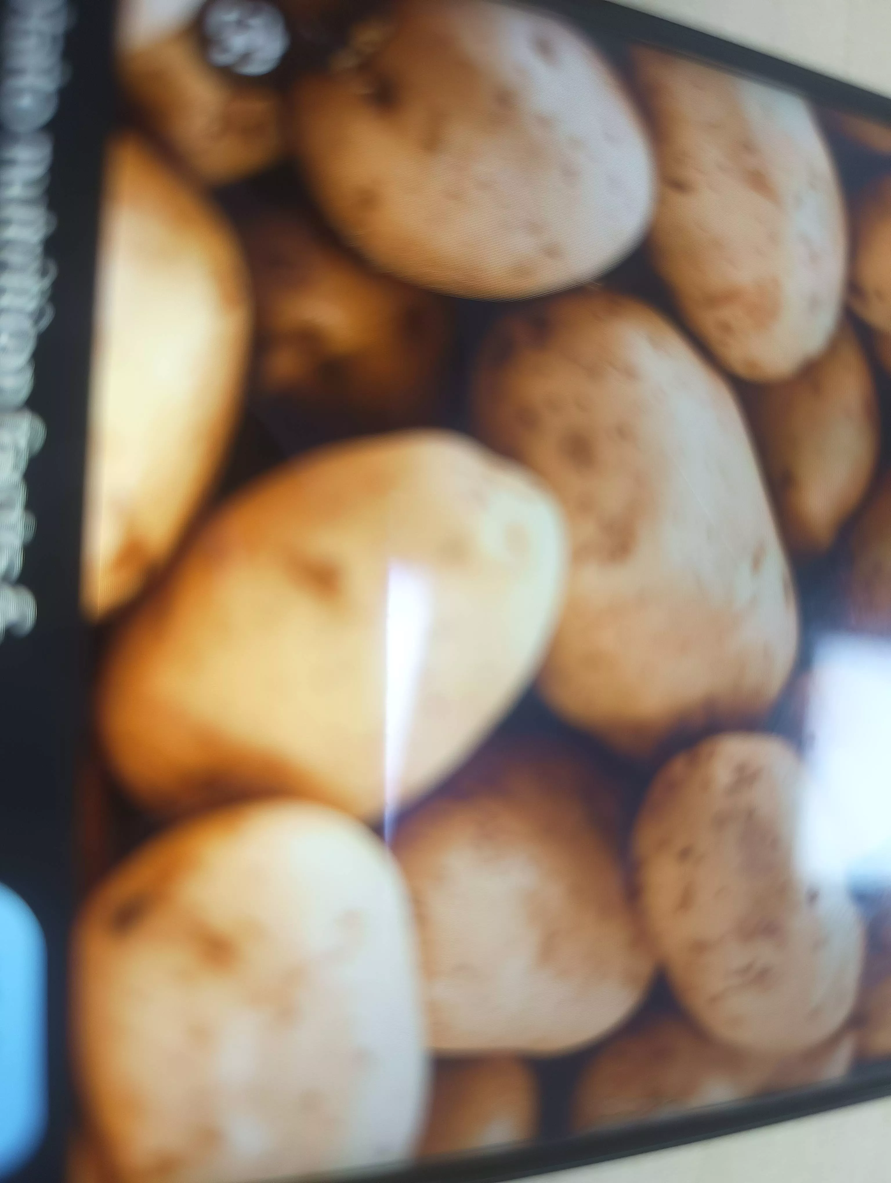 Organic Fresh Potatoes in Public Bus Stand - Healthy and Versatile Choice -  - Buy Online at GPS STORE