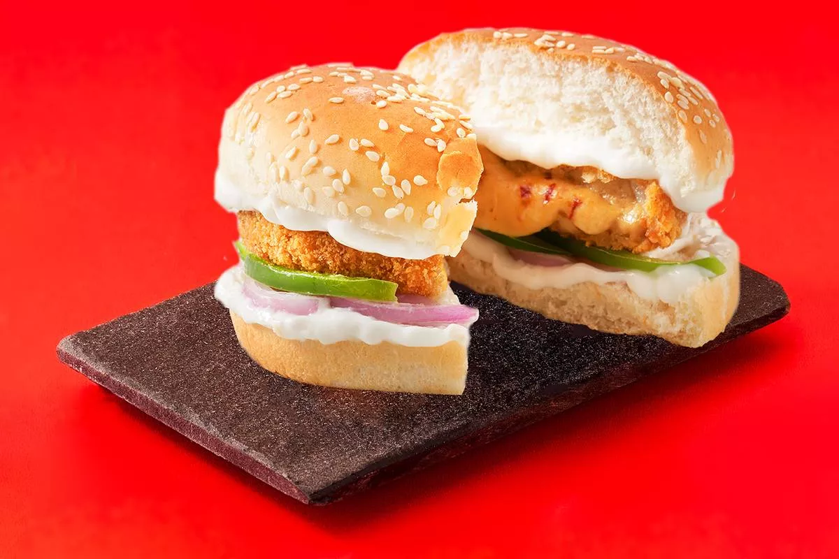  Veg Burger in Pragathi Nagar: Tangy and Crunchy Delight FIVE STAR CHICKEN PRAGATHI NAGAR  KAKATHIYA HILLS  Nri Colony LANDMARK Opp Modern Mart