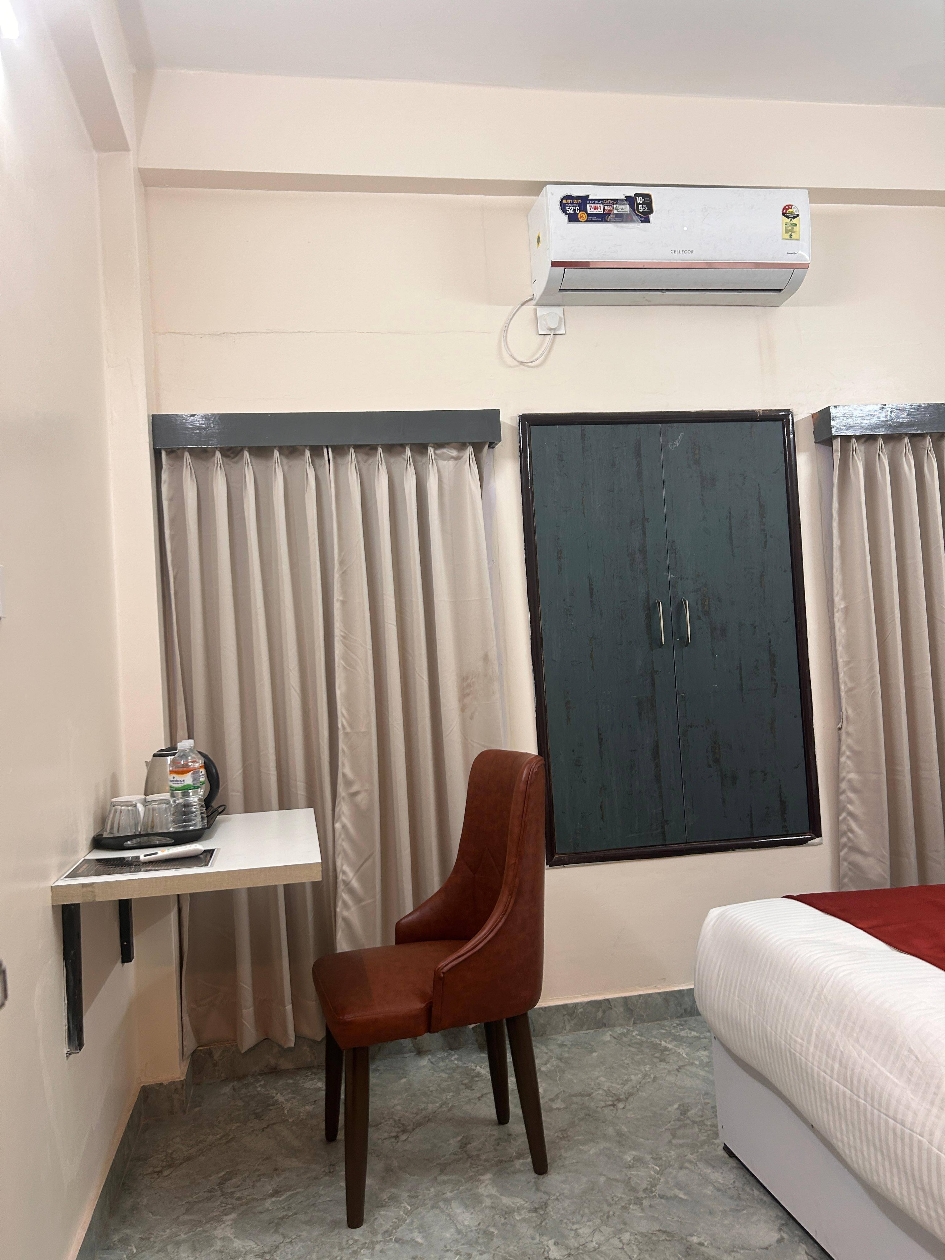 GARDEN VIEW DELUXE ROOM - Image 2