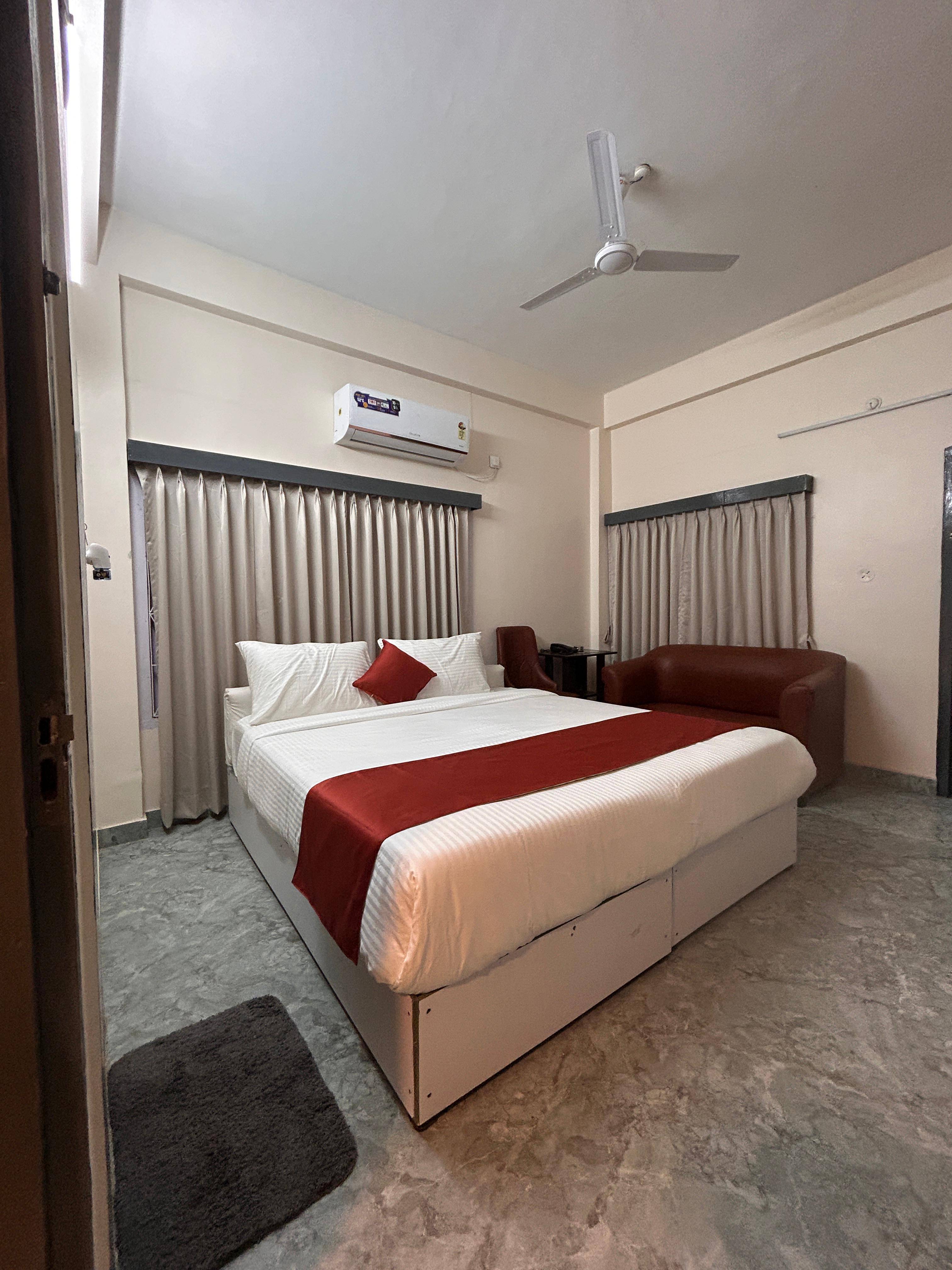 GARDEN VIEW DELUXE ROOMS WITH BALCONY - Image 1