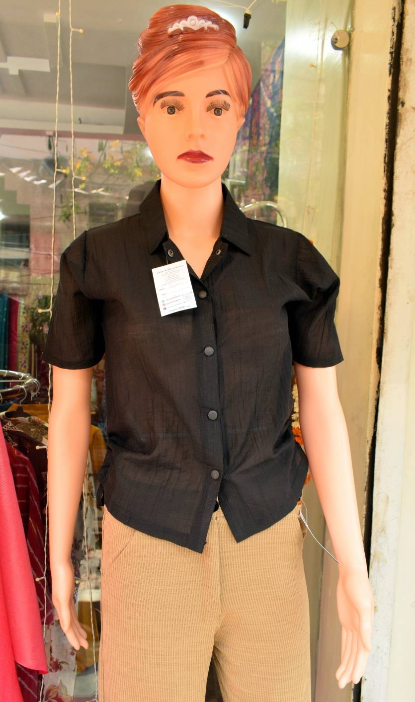 Fashion/Classic Black Button-Down Shirt in Jabalpur - Versatile Styling - Image 1