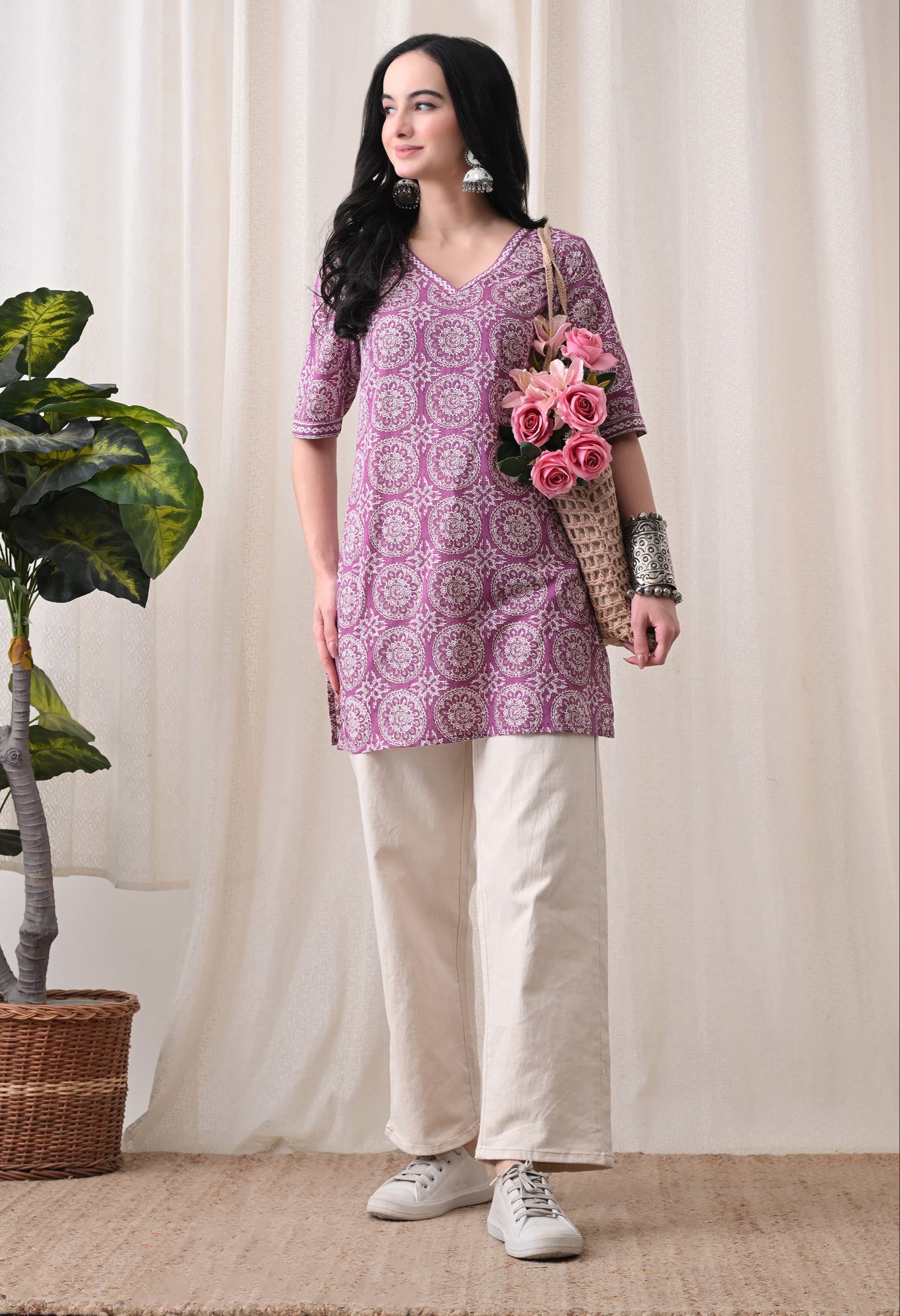 Kurti Vibe Women's Ethnic Motif Print V-Neck Short Kurti in Jaipur - Traditional Style - Image 3