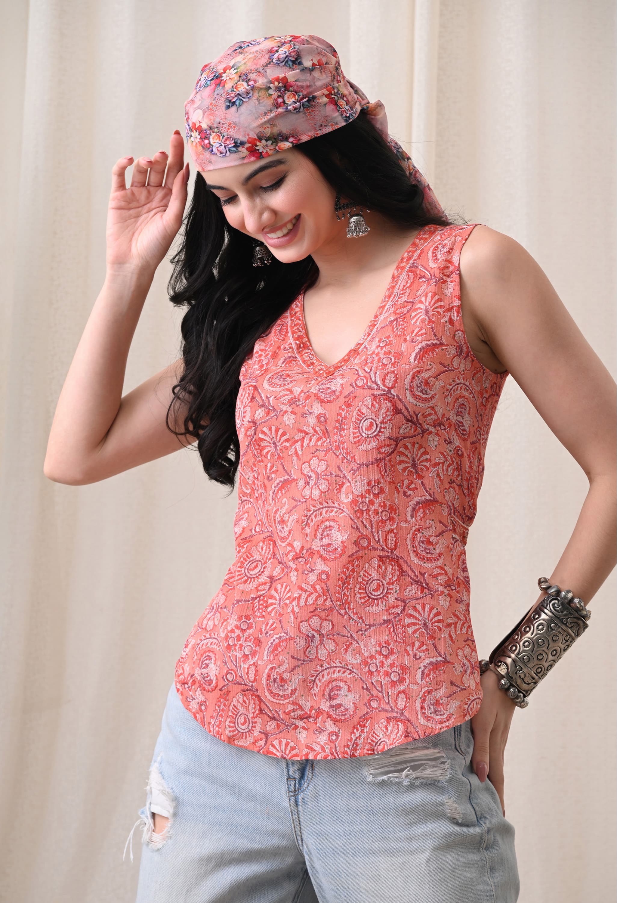 Kurti Vibe Women's Floral Paisley Print Sleeveless Short Kurti Top in Jaipur: Vibrant Summer Wear - Image 4