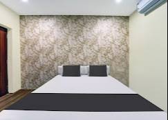 Luxury Bedroom Suite in GOVT POLYTECHNIC ROAD JHARUDIH - Elegant Design - Image 2