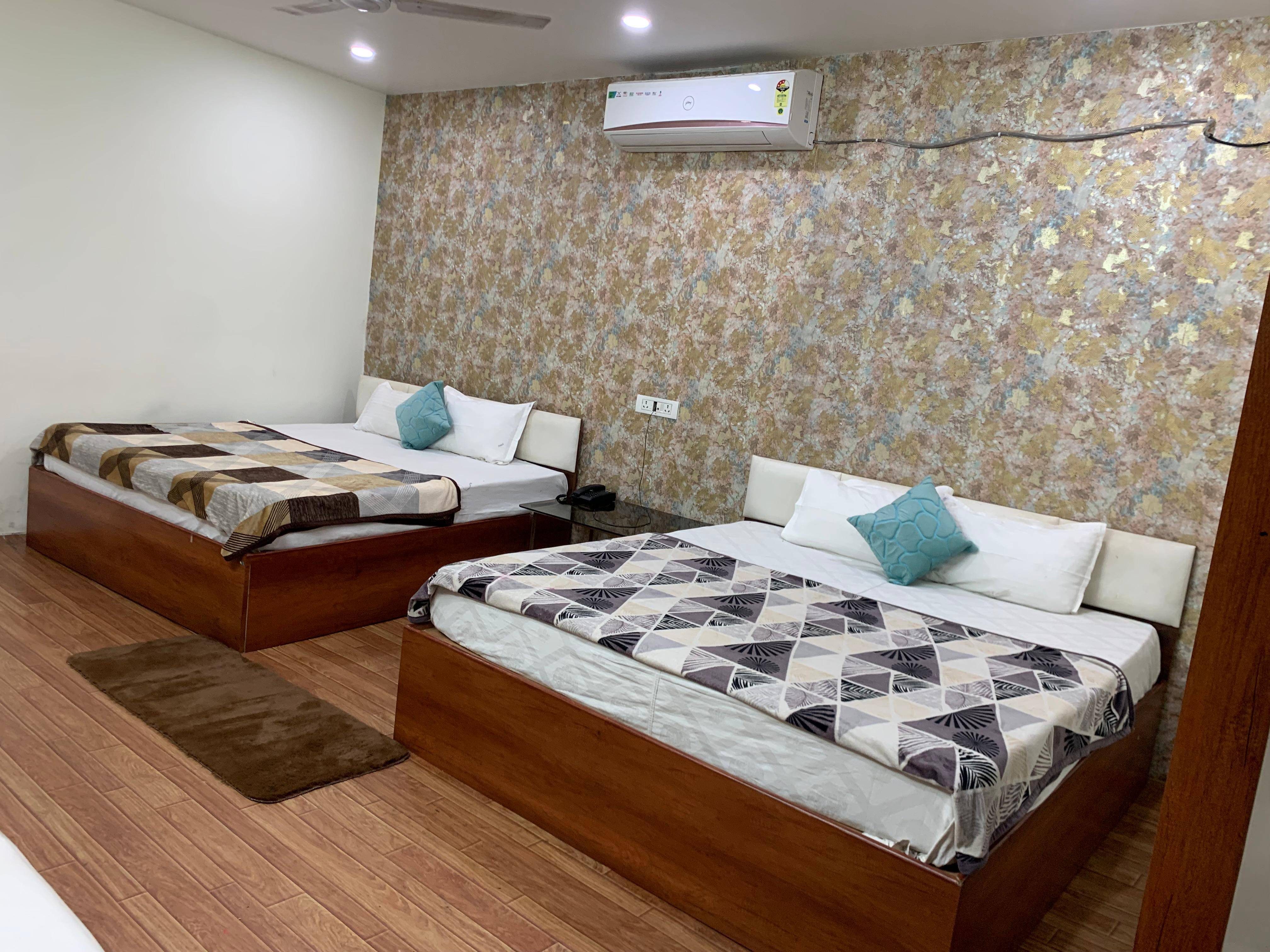 Super Deluxe Bedroom Suite in GOVT POLYTECHNIC ROAD JHARUDIH with AC for Ultimate Comfort -  - Buy Online at V N R BANQUET HALL