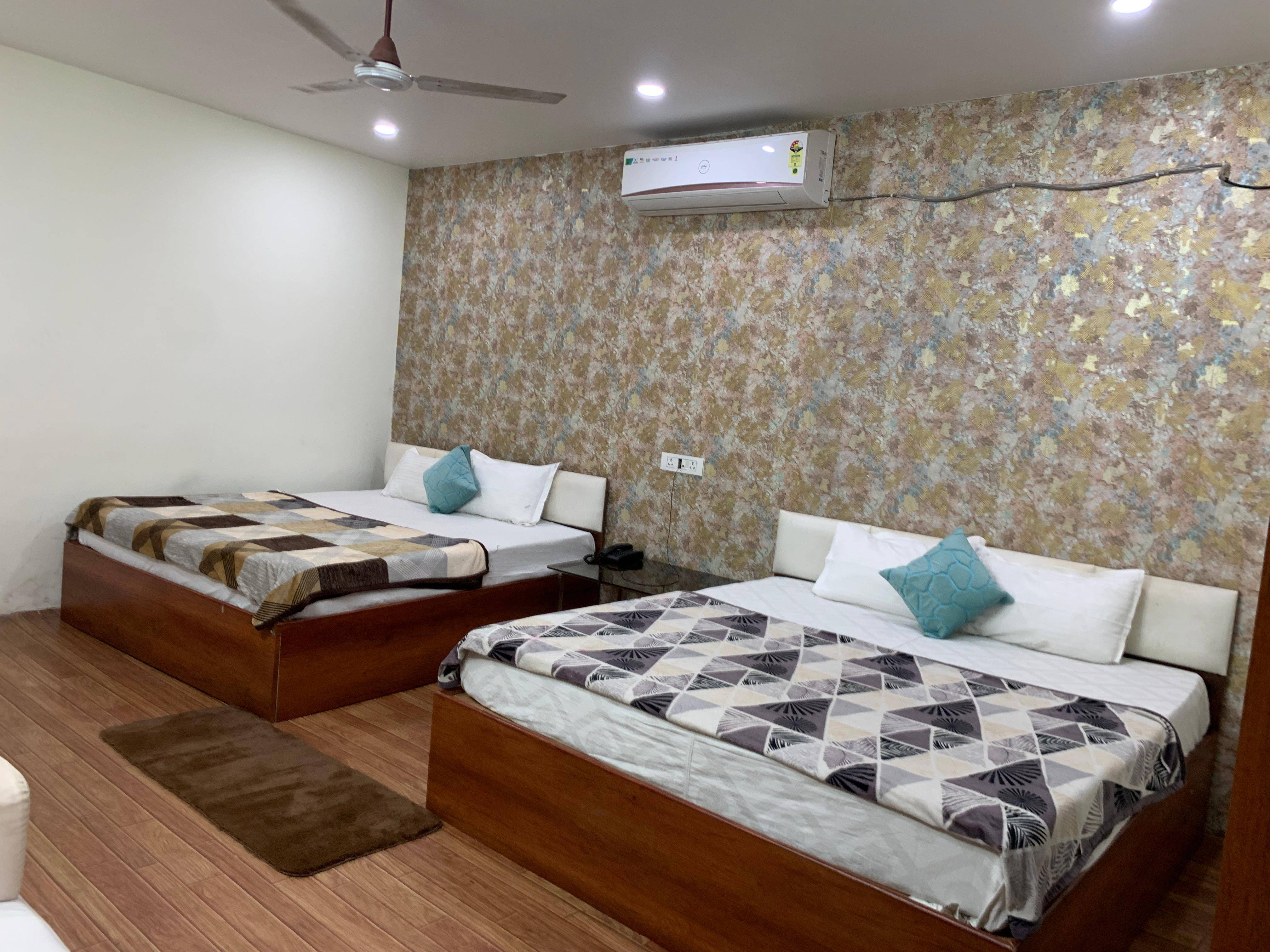 Super Deluxe Bedroom Suite in GOVT POLYTECHNIC ROAD JHARUDIH with AC for Ultimate Comfort - Image 3