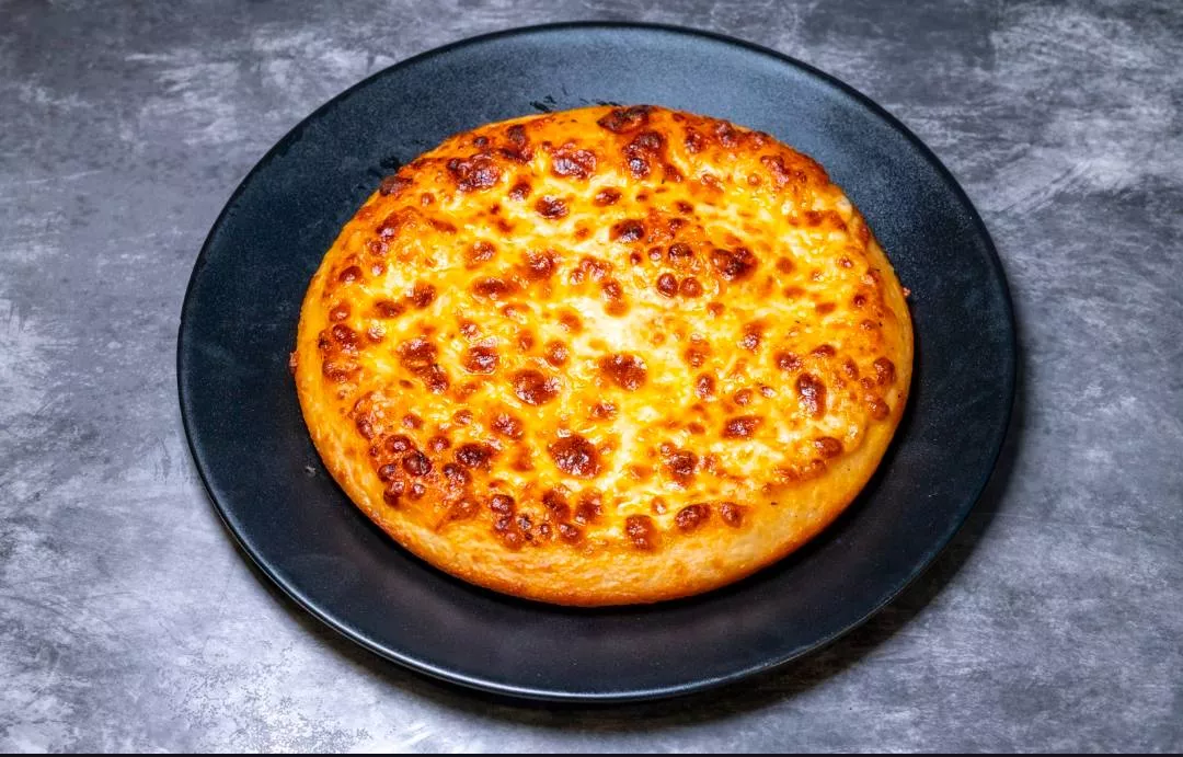 RM Cafe Margherita Pizza in Koyaribari - Cheesy Delight -  - Buy Online at RUNU GUPTA