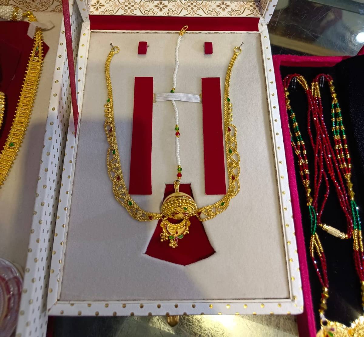 Traditional Maharashtrian Thushi Necklace - traditional maharashtrian thushi necklace in sadulpur gold-plated design - Buy Online at J K JEWELLERS