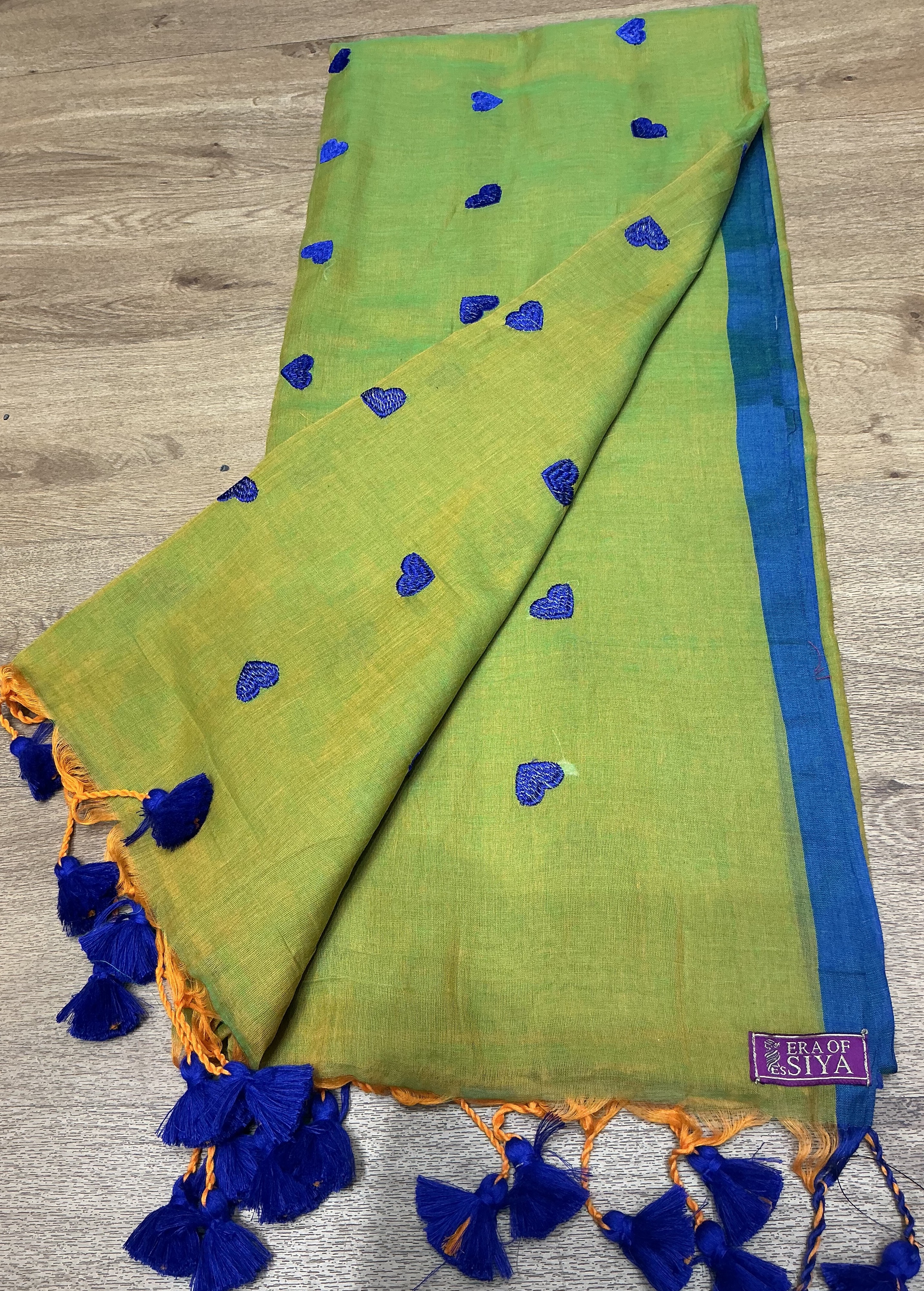 Mul Cotton Saree in New Delhi: Embroidered Heart Motifs - Image 2