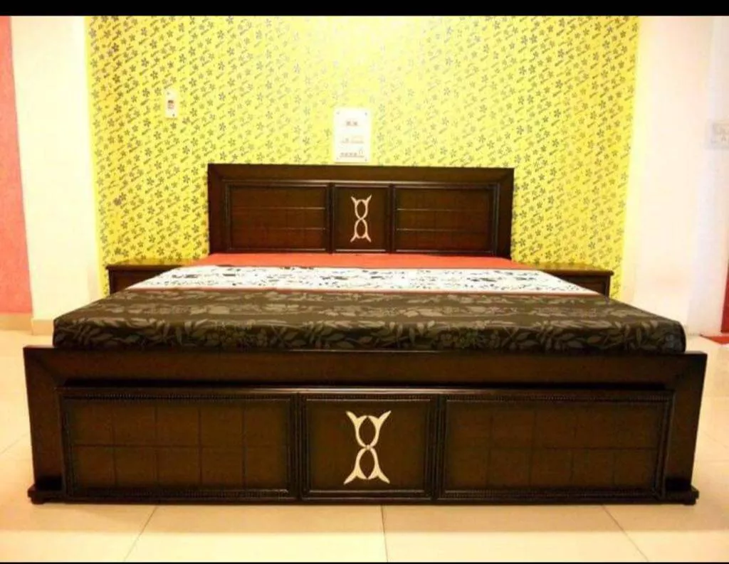  Wooden King Size Bed in Siddanahosahalli - Classic Elegance for Your Bedroom GOODCHOICE FURNITURE NO 28 1B LAKSHMIPURA MAIN ROAD SIDDANAHOSAHALLI VILLAGE NEAR RELIANCE TRENDS LANDMARK Near Reliance Trends