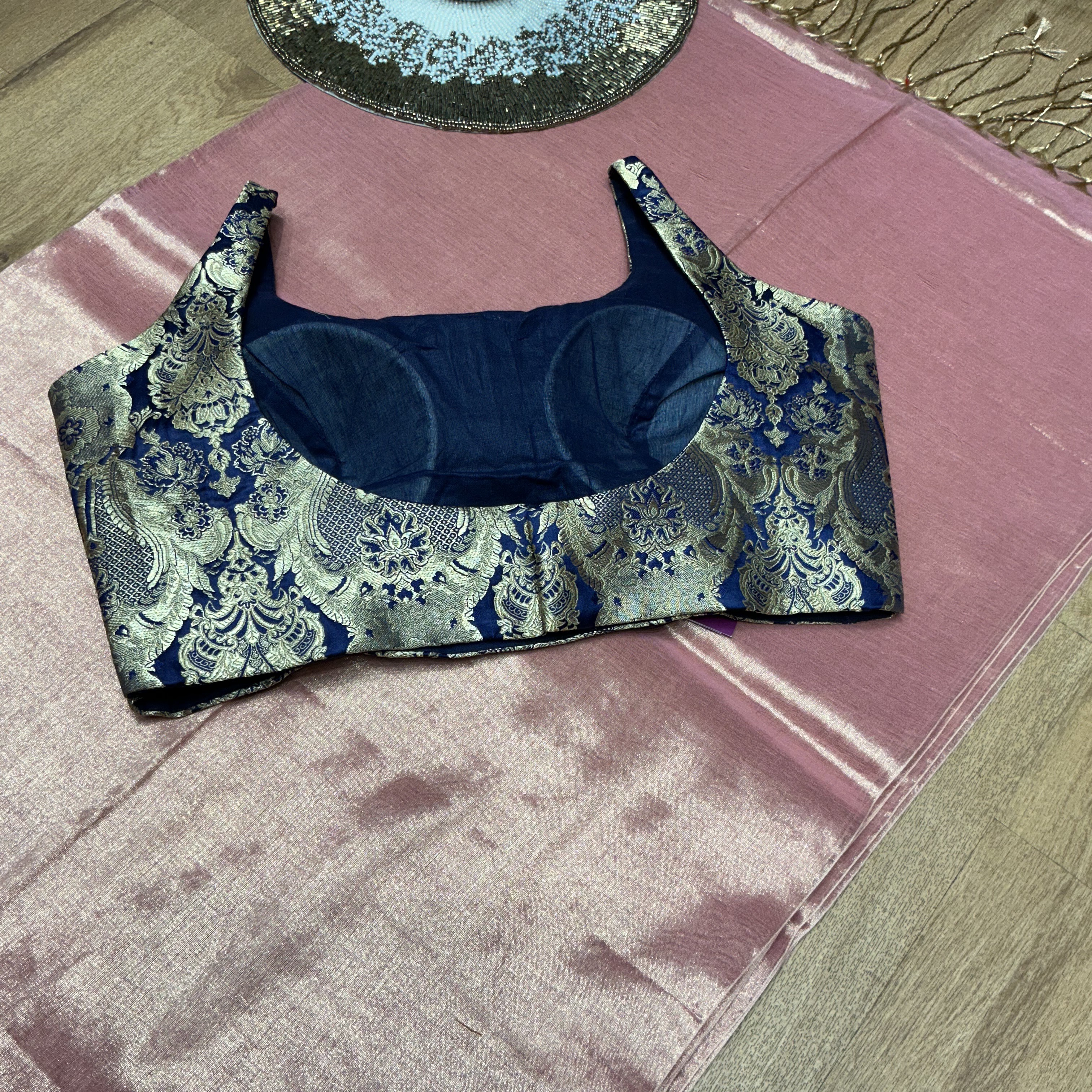 Brocade Blouse in New Delhi - Luxurious Elegant Design   Size 38,40,42 - Image 1