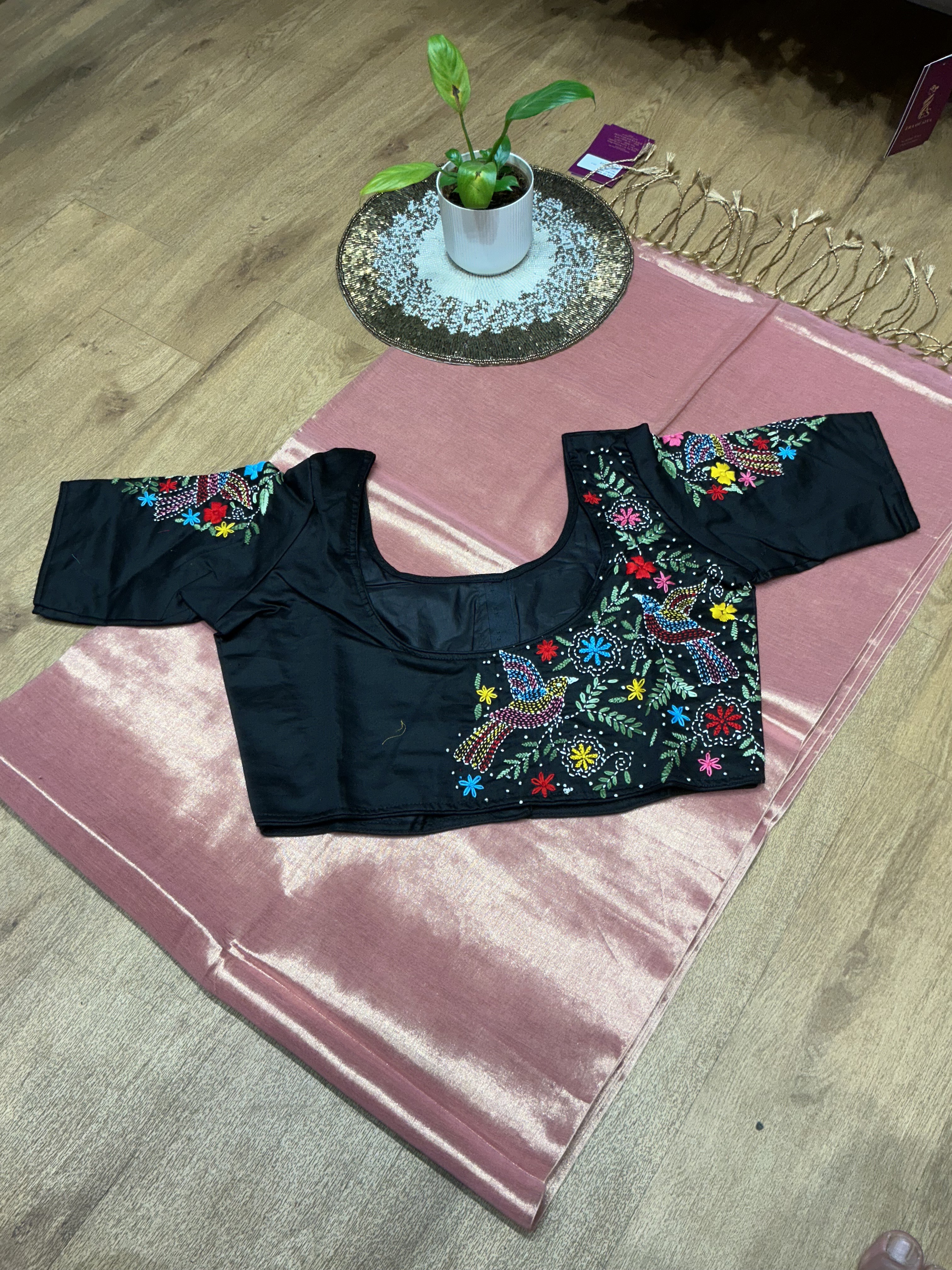 Embroidered Blouse in New Delhi: Stylish Cotton Satin Blouse size :38,40,42,44,46 - Image 1