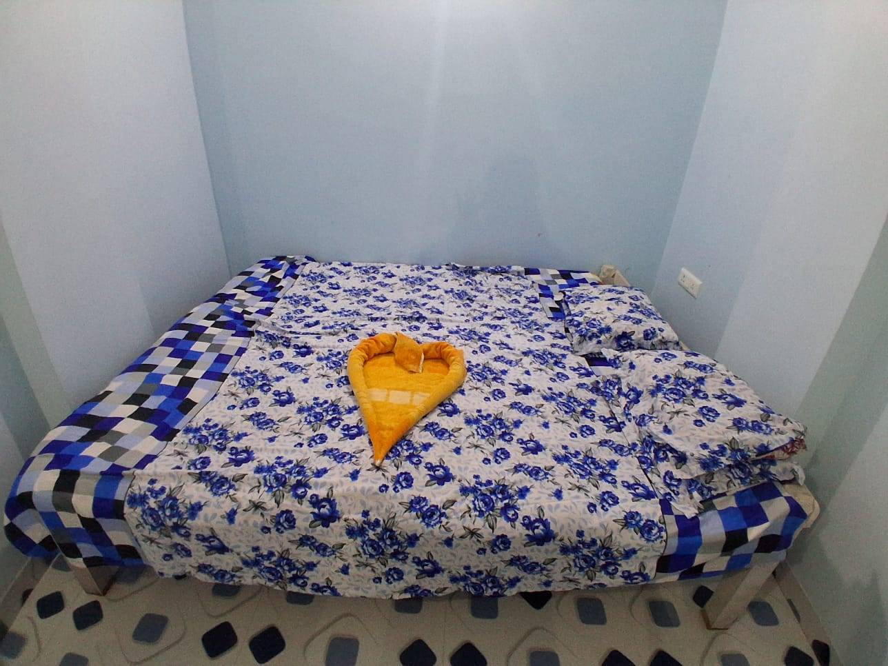 BHAKTA BHAWAN - Best Rooms in Mayapur with Balcony and Sleeping Space for up to 5 People in NABADWIP