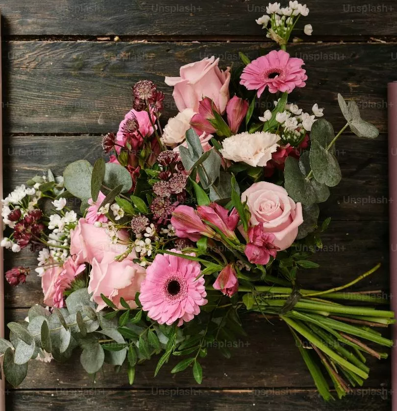 Flower Bouquet: Elegant Pink Bouquet in Mohan Flowers - Charming Mix of Roses and Gerberas -  - Buy Online at MOHAN flowers