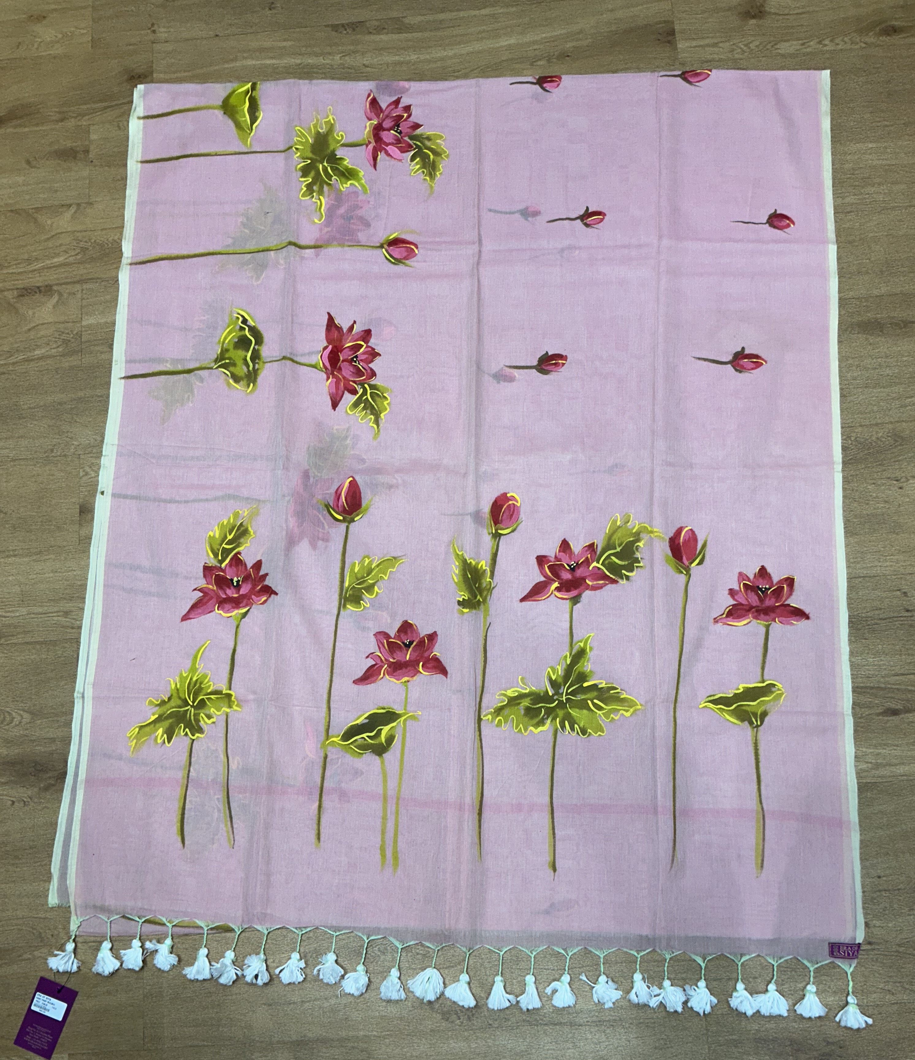  Mul cotton Pink Floral Printed in New Delhi - Elegant Fashion Accessory ERA OF SIYA SHOP NO G 1 KRISHNA PLAZA II PLOT NO 3 SECTOR 12 DWARKA NEW DELHI SOUTH WEST DELHI DELHI LANDMARK SANDOZ
