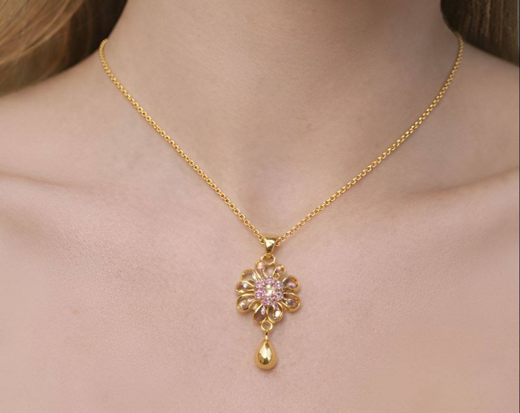 Gold Pendent Set