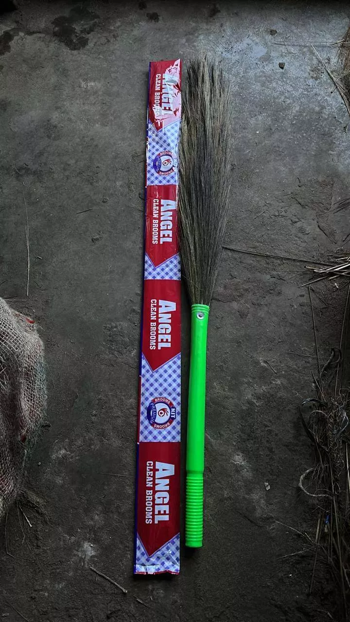 Bharat Broom Angle in NURUDDIN SHAHIDPHOOLWARIANEAR GATE NO 5 100% Natural Silong Broom -  - Buy Online at BHARAT BROOMS