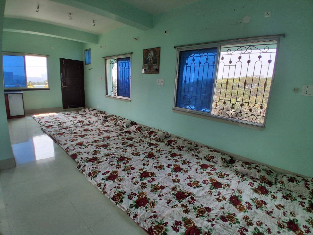 20-Person Dormitory Room – Guest House Near ISKCON Temple - Image 1