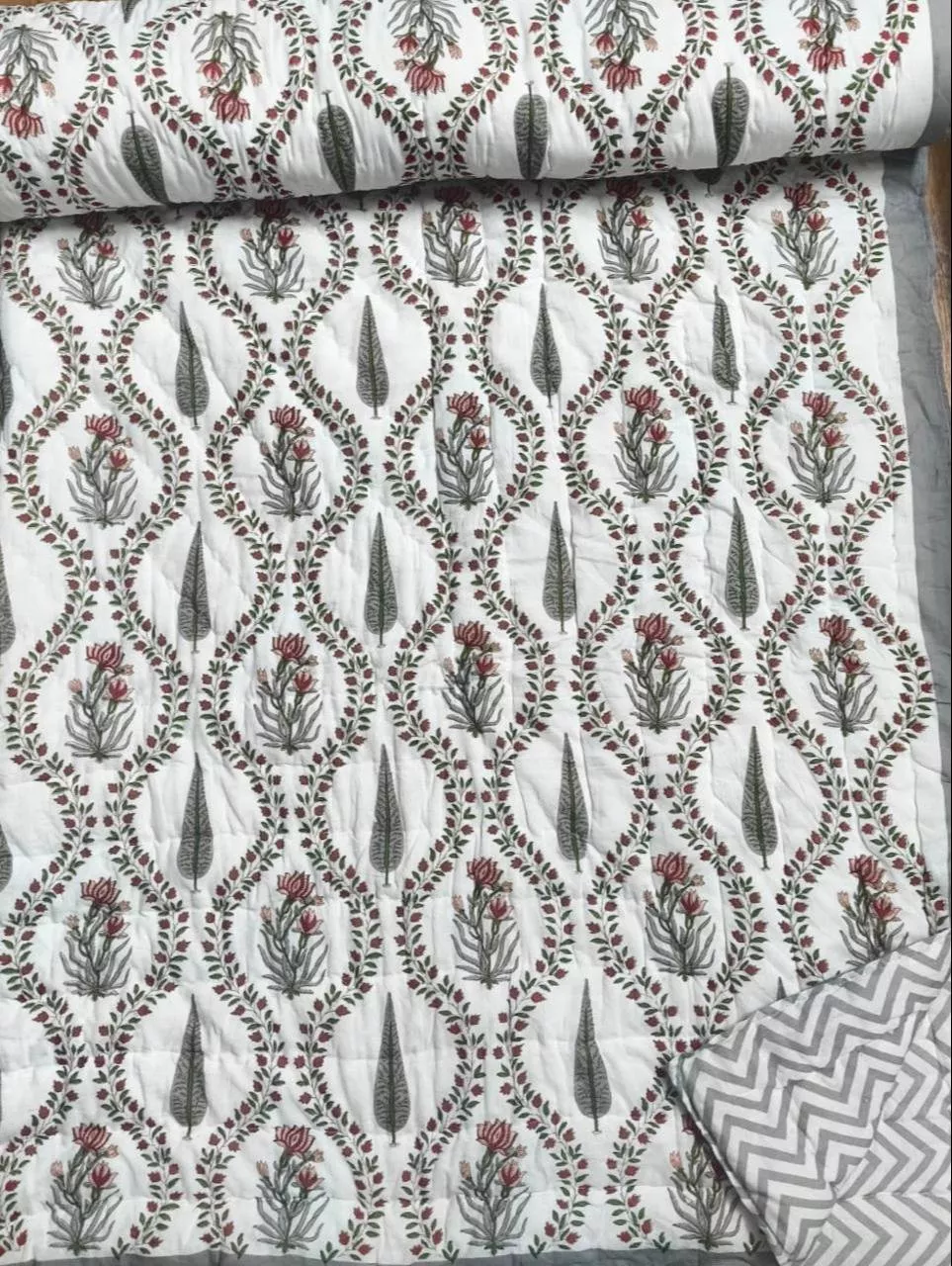 Jaipur Quilt Double-Bed Quilt in Jaipur with Reversible Block Print Floral Patterns for Enhanced Aesthetics -  - Buy Online at MULBERRY QUILTS