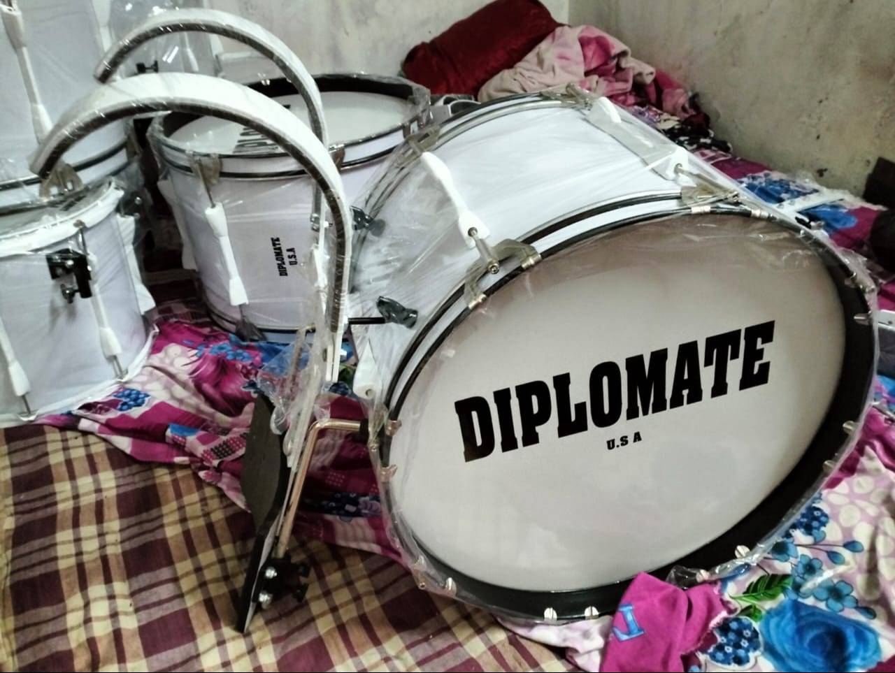  Diplomat Base Drum 24'' MELODY MAKERS INDIA 219 311 JALI KOTHI  MEERUT PURWA  AHAMAD NAGAR OPP NADAR ALI CO NASIR ALI COMPANY JALI KOTHILANDMARK M