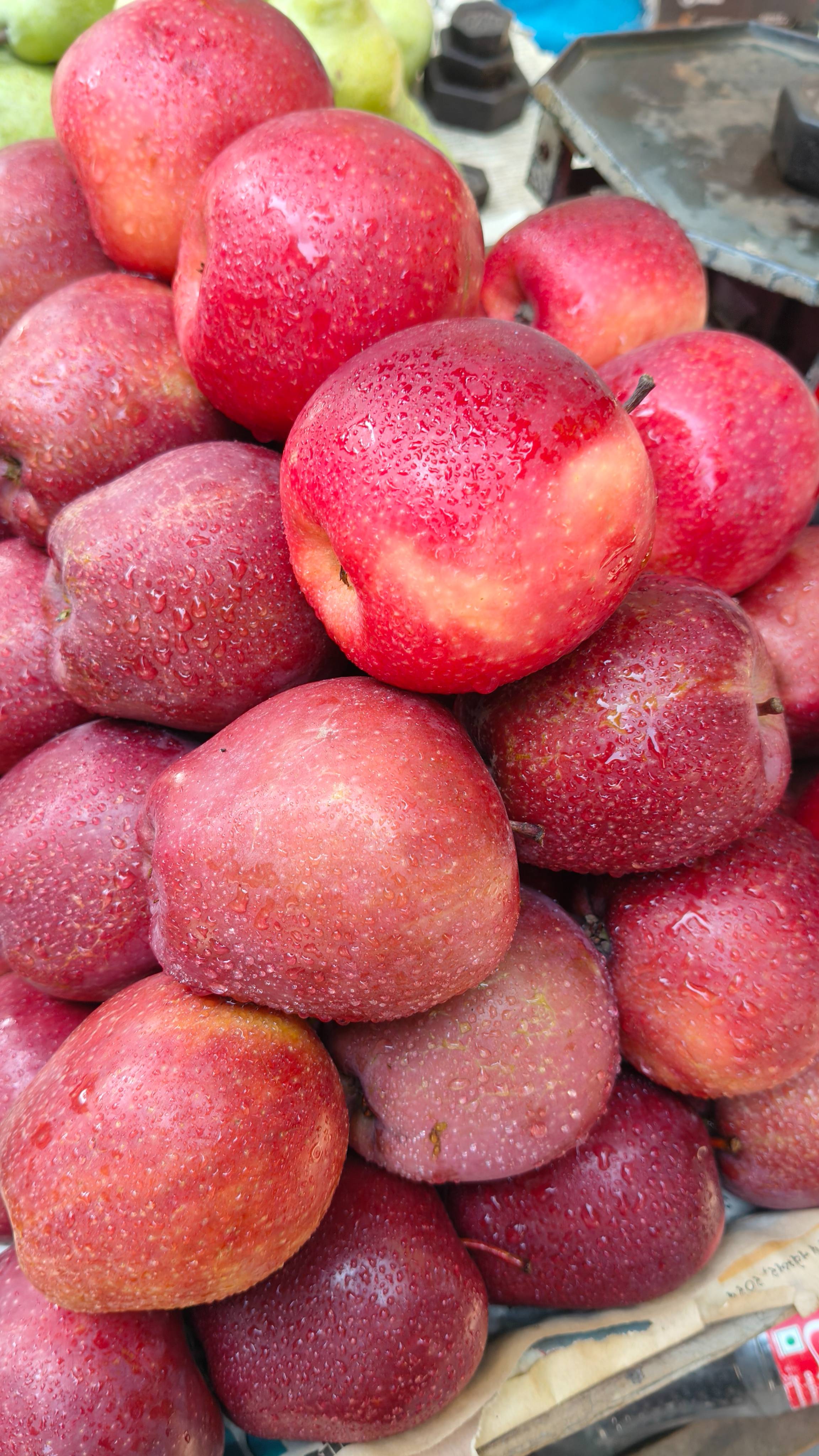 FRUIT/Apple in Borivali - Fresh and Delicious -  - Buy Online at AVADHBIHARI GUPTA