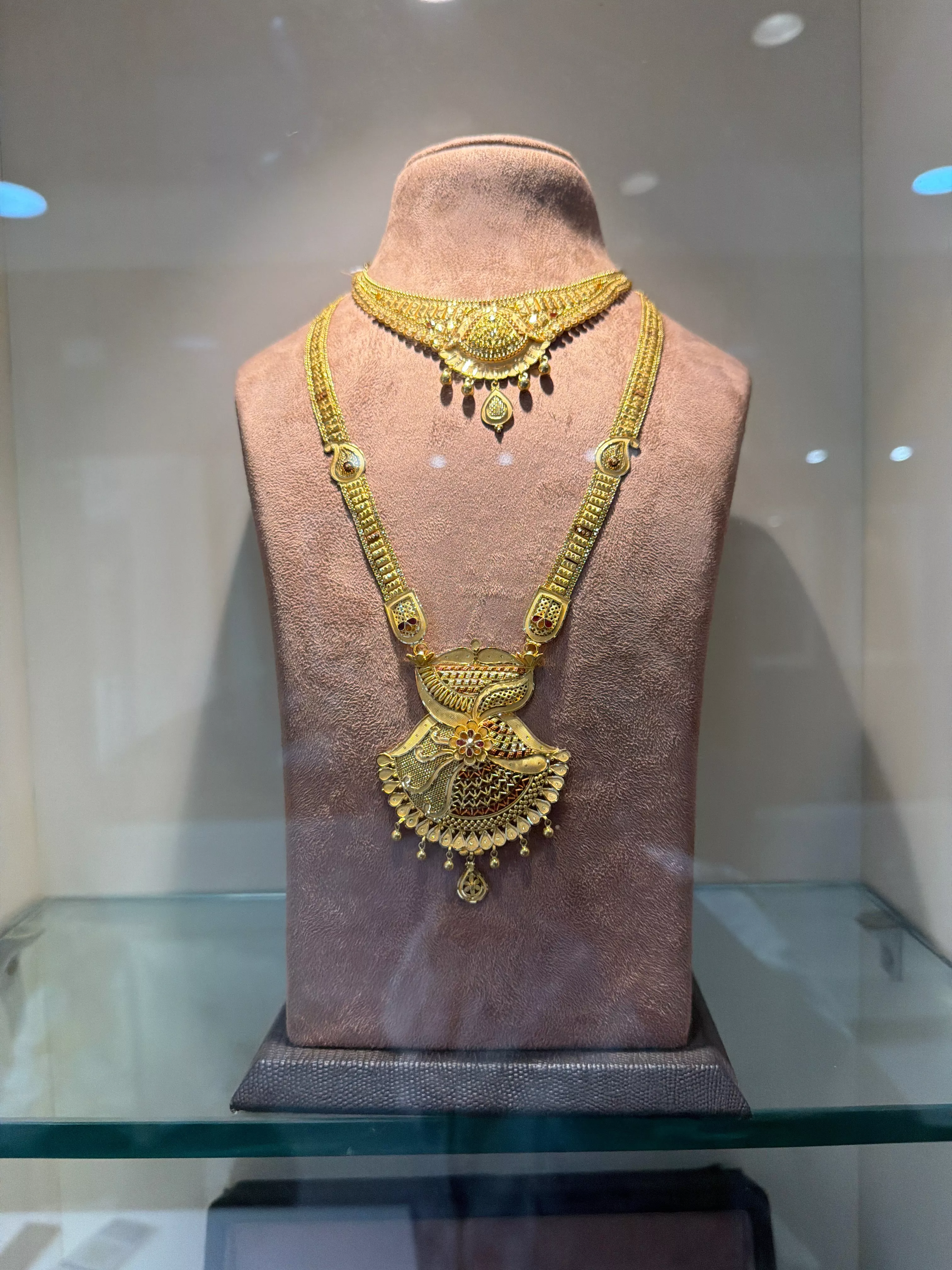 Gold Necklace Set in Alote - Elegant Traditional Design -  - Buy Online at S B JEWELLERS