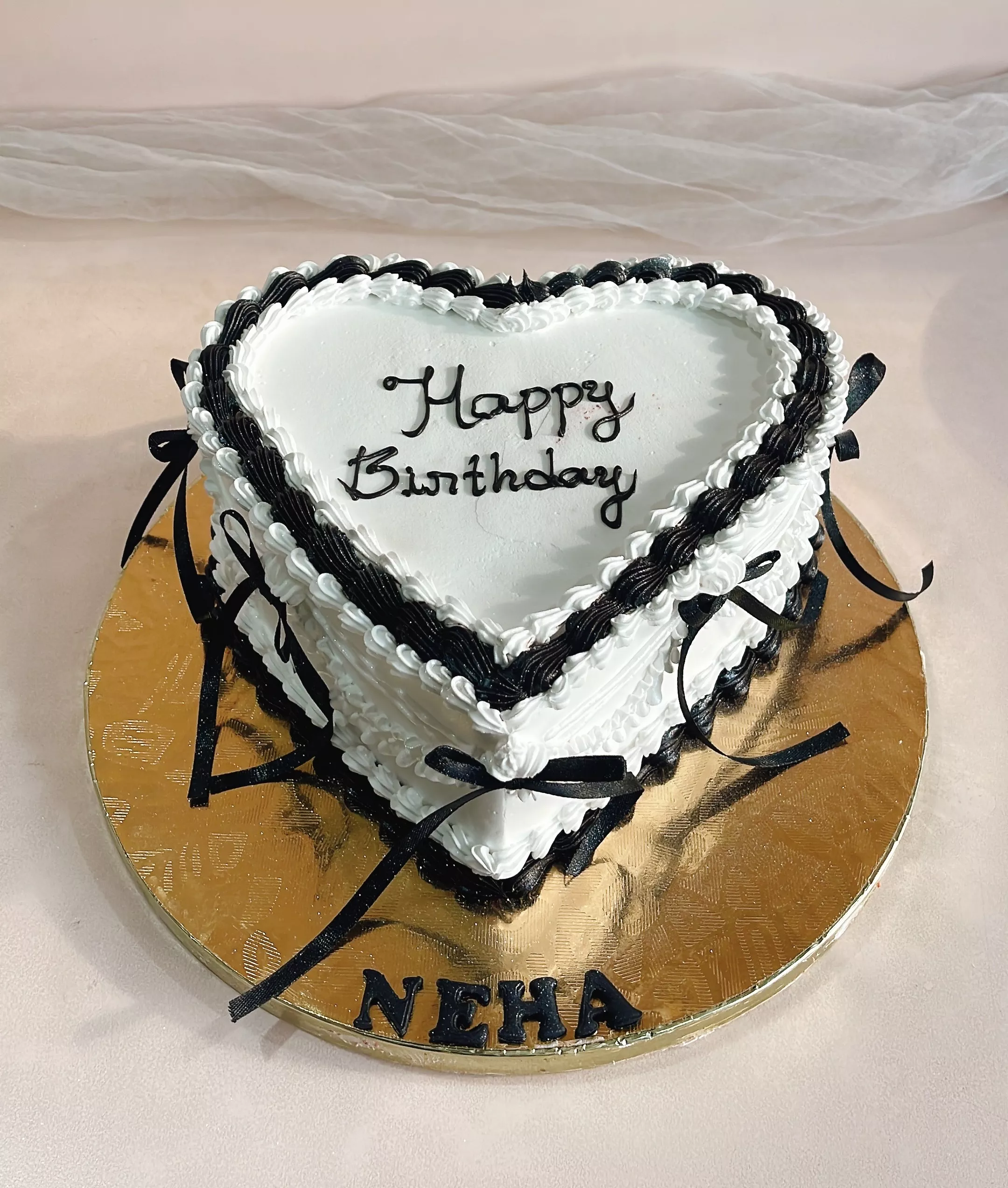 Bakery/Heart-shaped Cake in MummaliGarudacharya: Elegant Treat for Special Occasions -  - Buy Online at MUMMALICIOUS