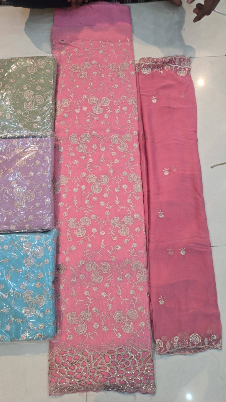 Embroidered Chiffon Saree in Mahmud Pur Mafi: Elegant Floral Embroidery -  - Buy Online at MUJASSIM