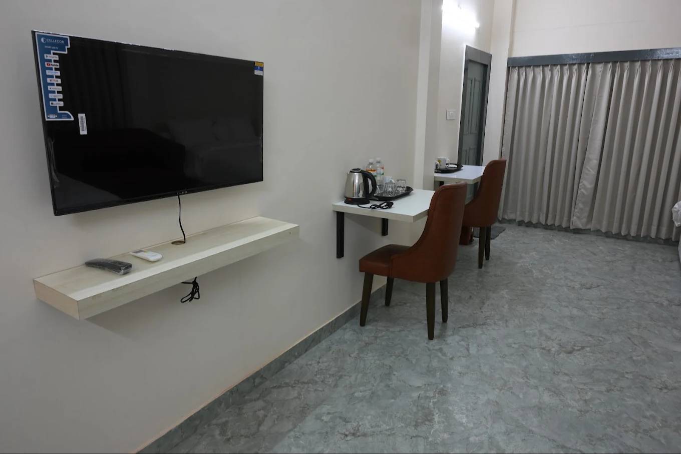 Deluxe Family Hotel Room With Garden View - Image 2