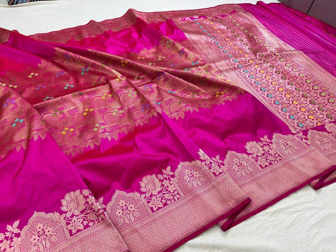 Silk Kanjeevaram Saree in Makhdum Nagar Magenta Silk Zari Motifs -  - Buy Online at S R SILK SAREES
