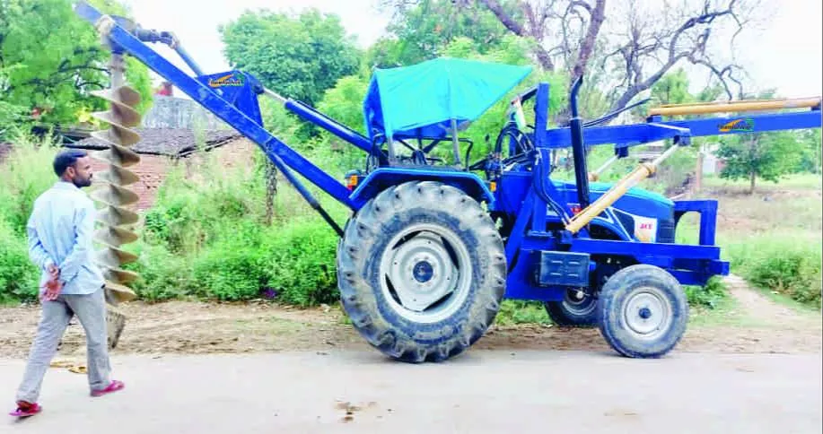 Chambaltech Tractor Mounted Post Hole Digger in Morena - Efficient Digging -  - Buy Online at RINKU AGRICULTURE IMPLEMTENTS