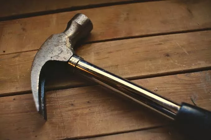 Heavy-Duty Claw Hammer in KHEMKARAN with Sturdy Grip -  - Buy Online at JAGAN DEEP SCRAP STORE