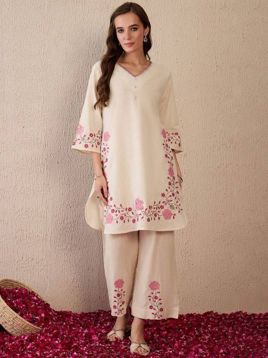 RIDDHI FASHION - Floral Embroidered Kurti Pant Set in Vasant Vihar in Vasant Vihar